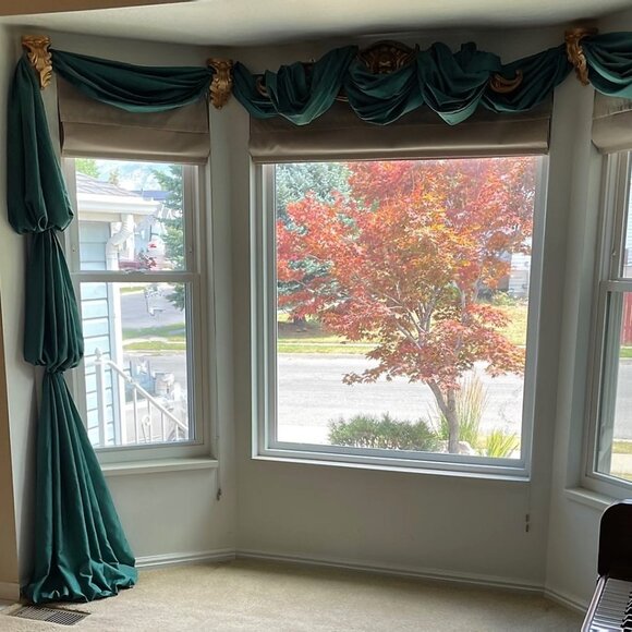 Hunter Green Window Scarf (2) - Picture 1 of 3